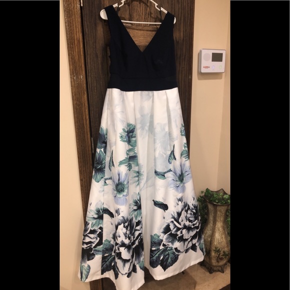 Formal Gown Plus Size 14W 16W Dresses NEW XSCAPE - Picture 5 of 8